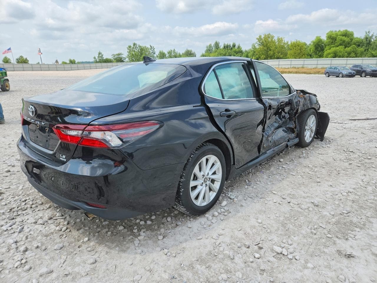 2023 Toyota Camry Le - foto 3