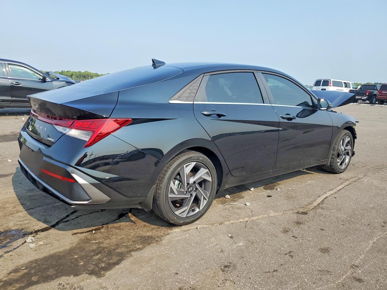 2026 Hyundai Elantra Limited - foto 3