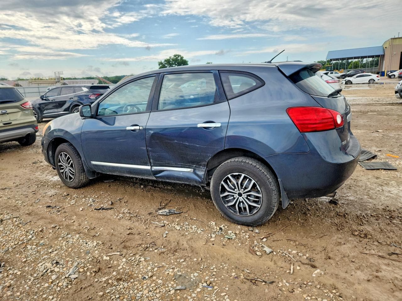 2013 Nissan Rogue S - foto 2