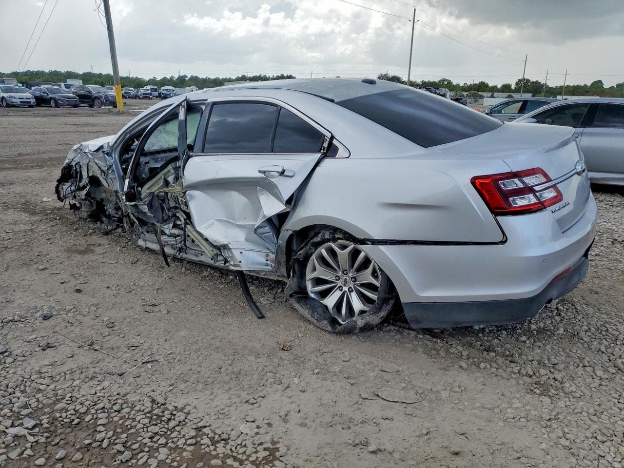 2016 Ford Taurus Limited - foto 2