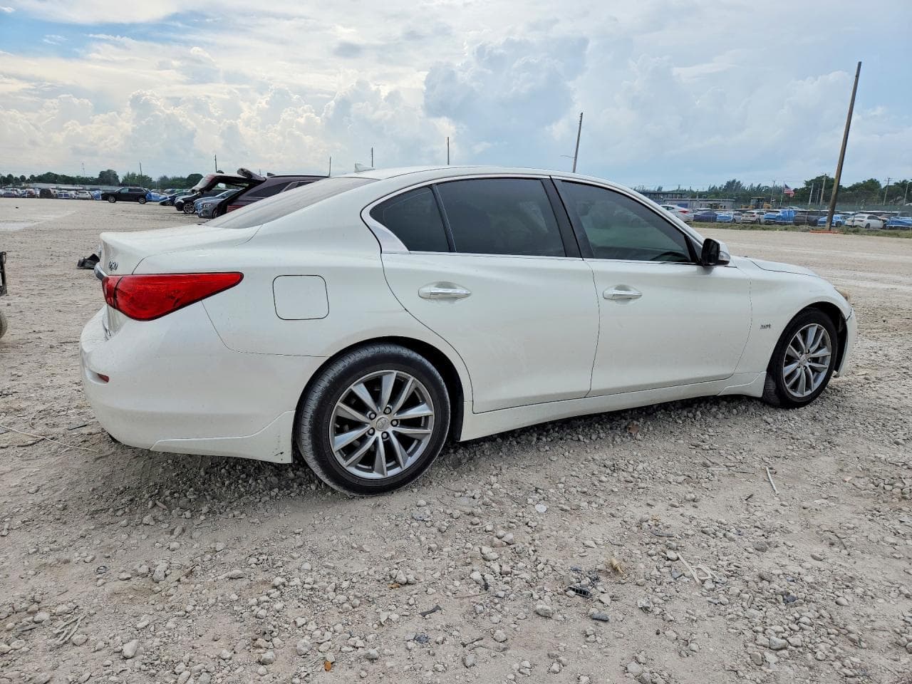 2017 Infiniti Q50 3.0T Premium - foto 3
