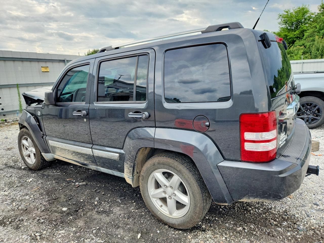 2011 Jeep Liberty Limited - foto 2