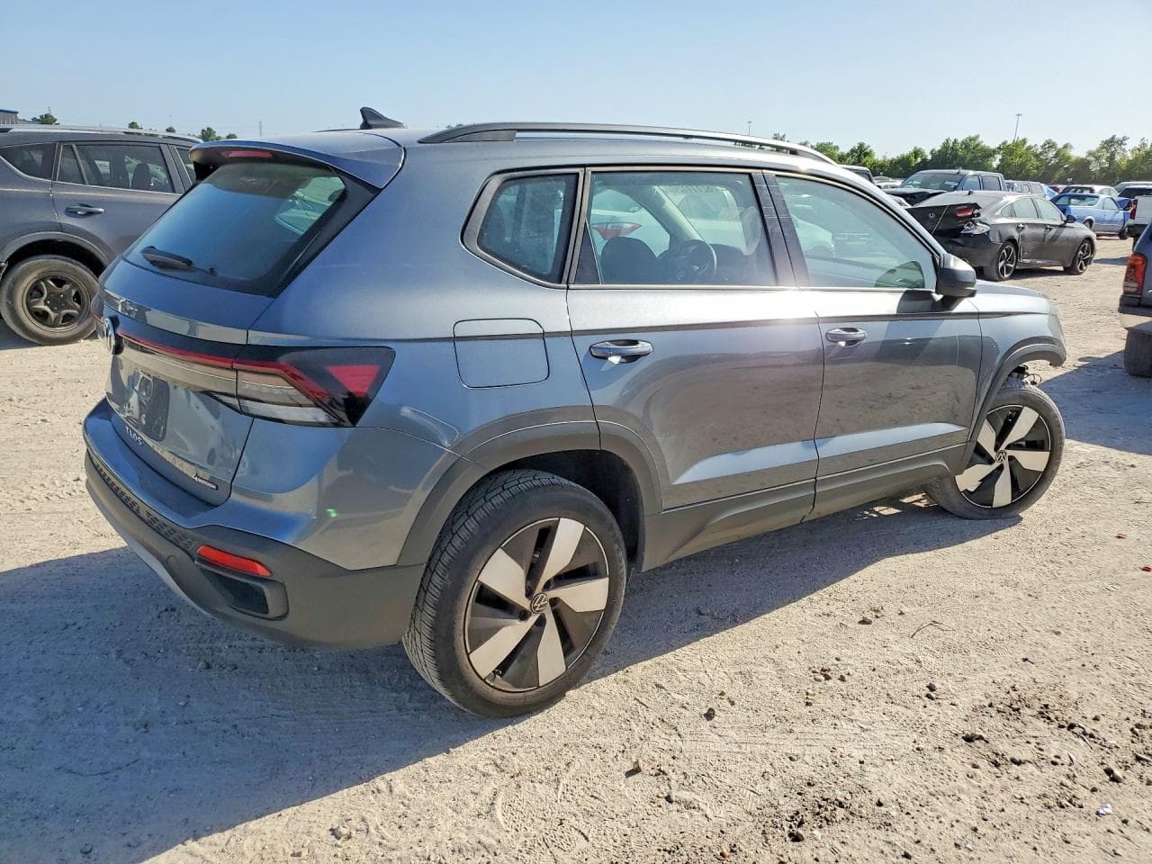 2025 Volkswagen Taos S - foto 3