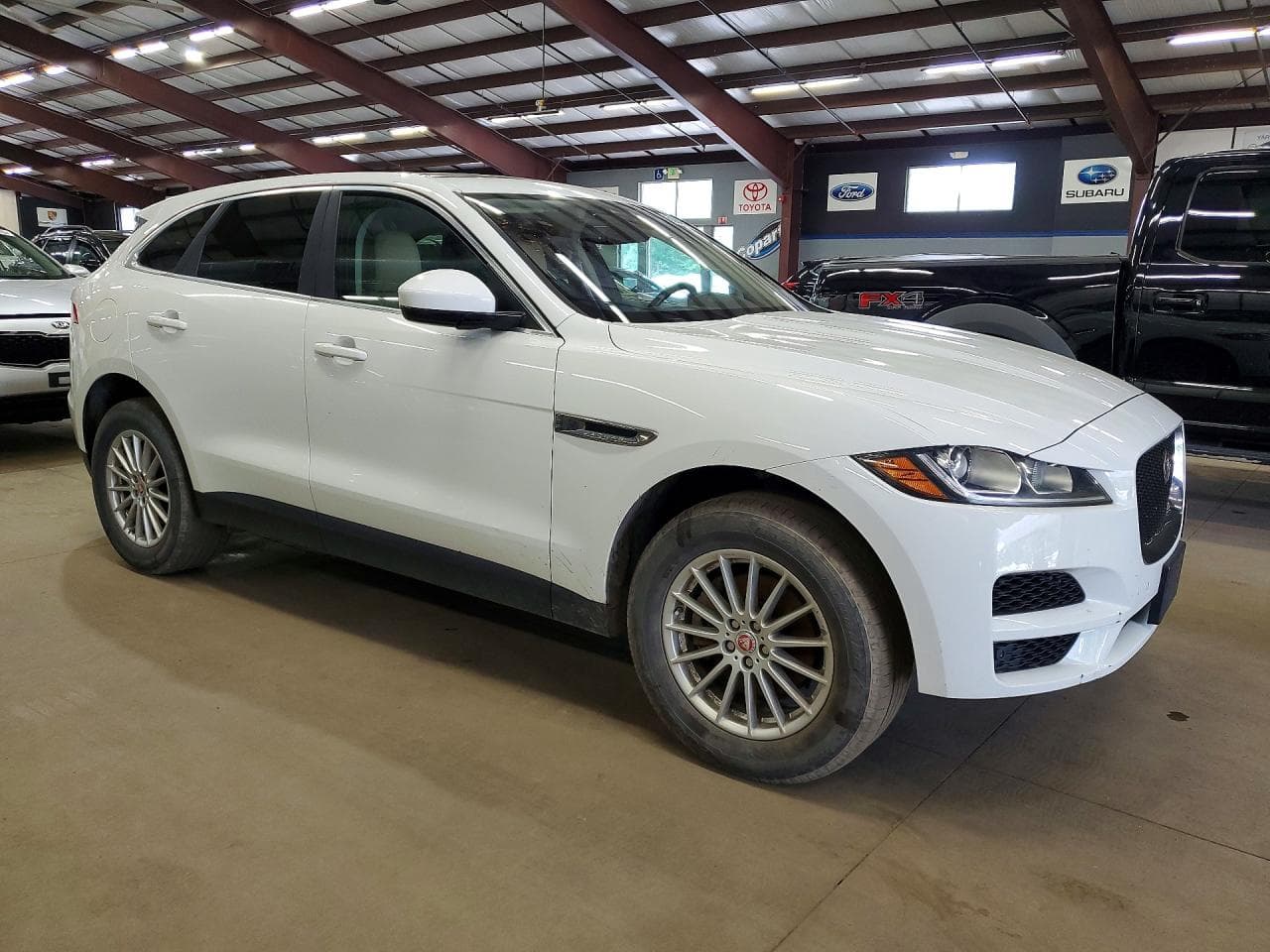 2019 Jaguar F-Pace - foto 4