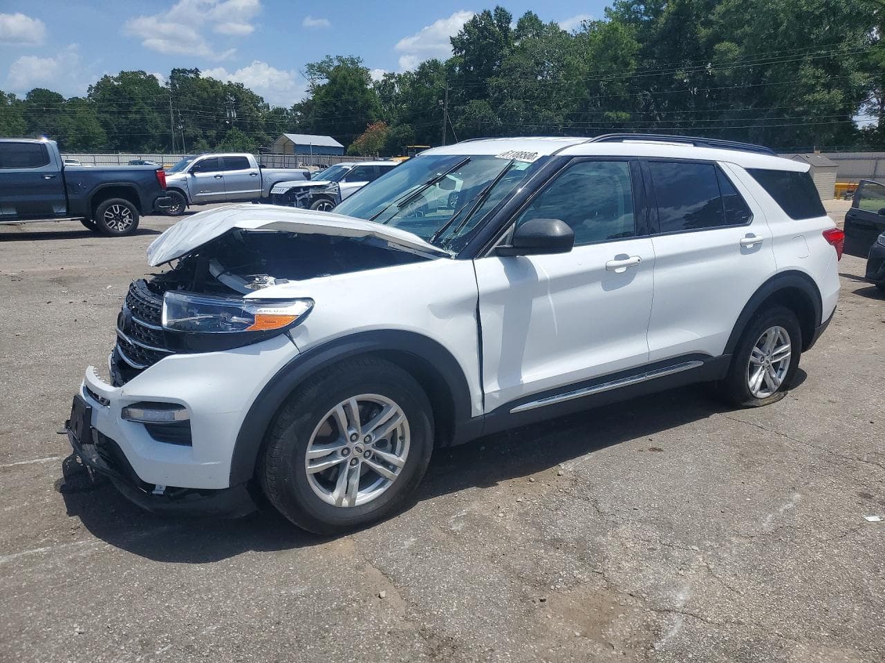 2023 Ford Explorer Xlt