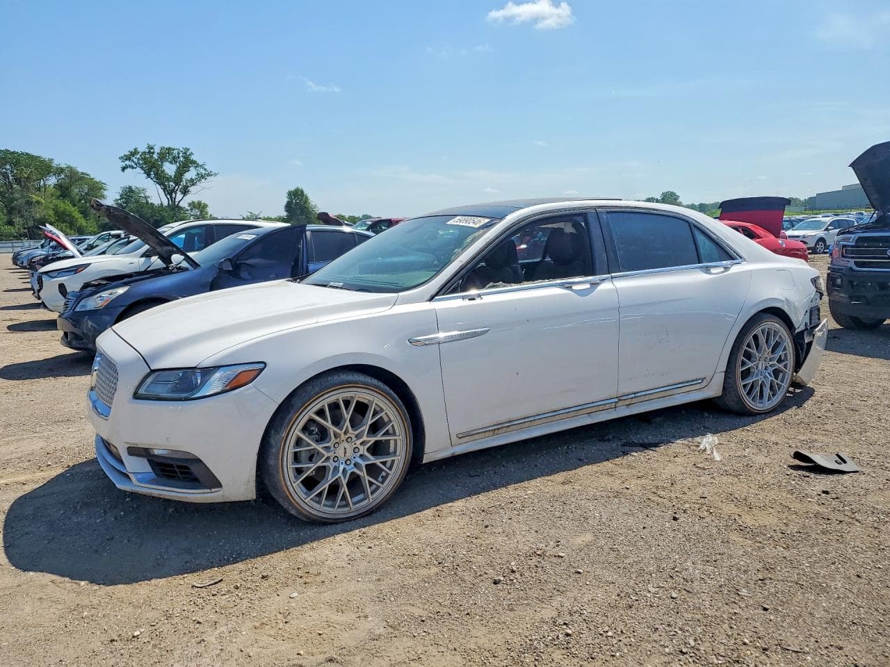 Lincoln Continental 2017 z USA
