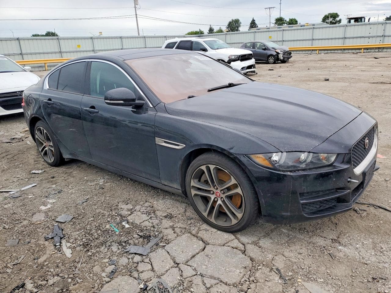 2017 Jaguar Xe Premium - foto 4