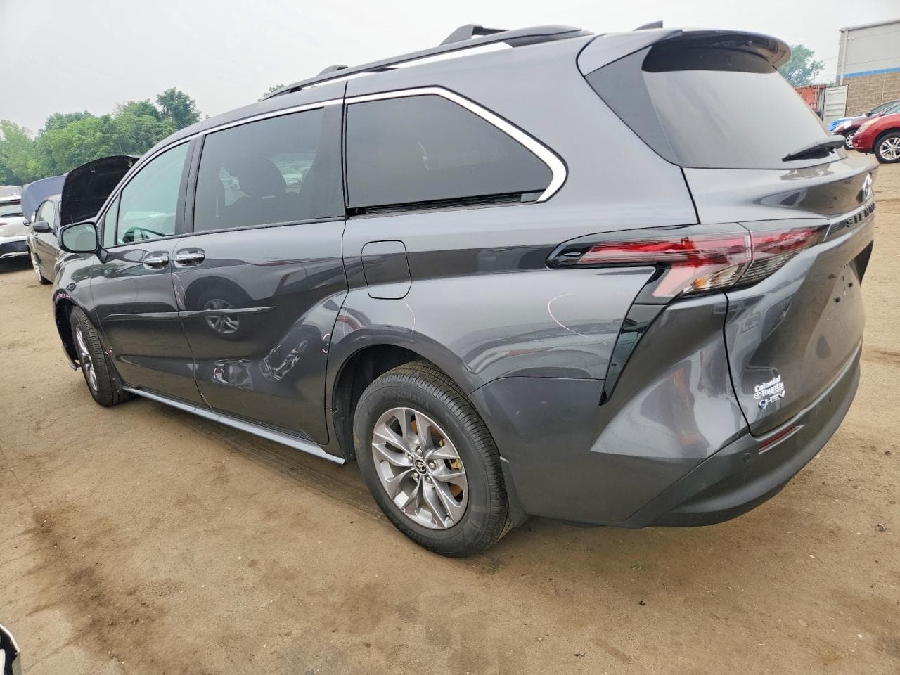 2025 Toyota Sienna Xle 8-Passenger - foto 2