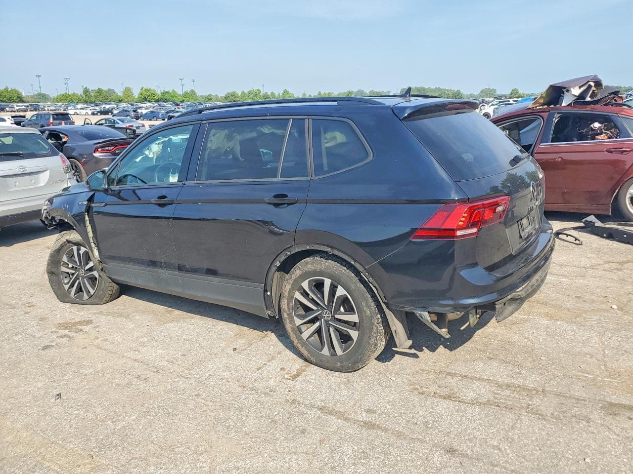 2024 Volkswagen Tiguan S - foto 2
