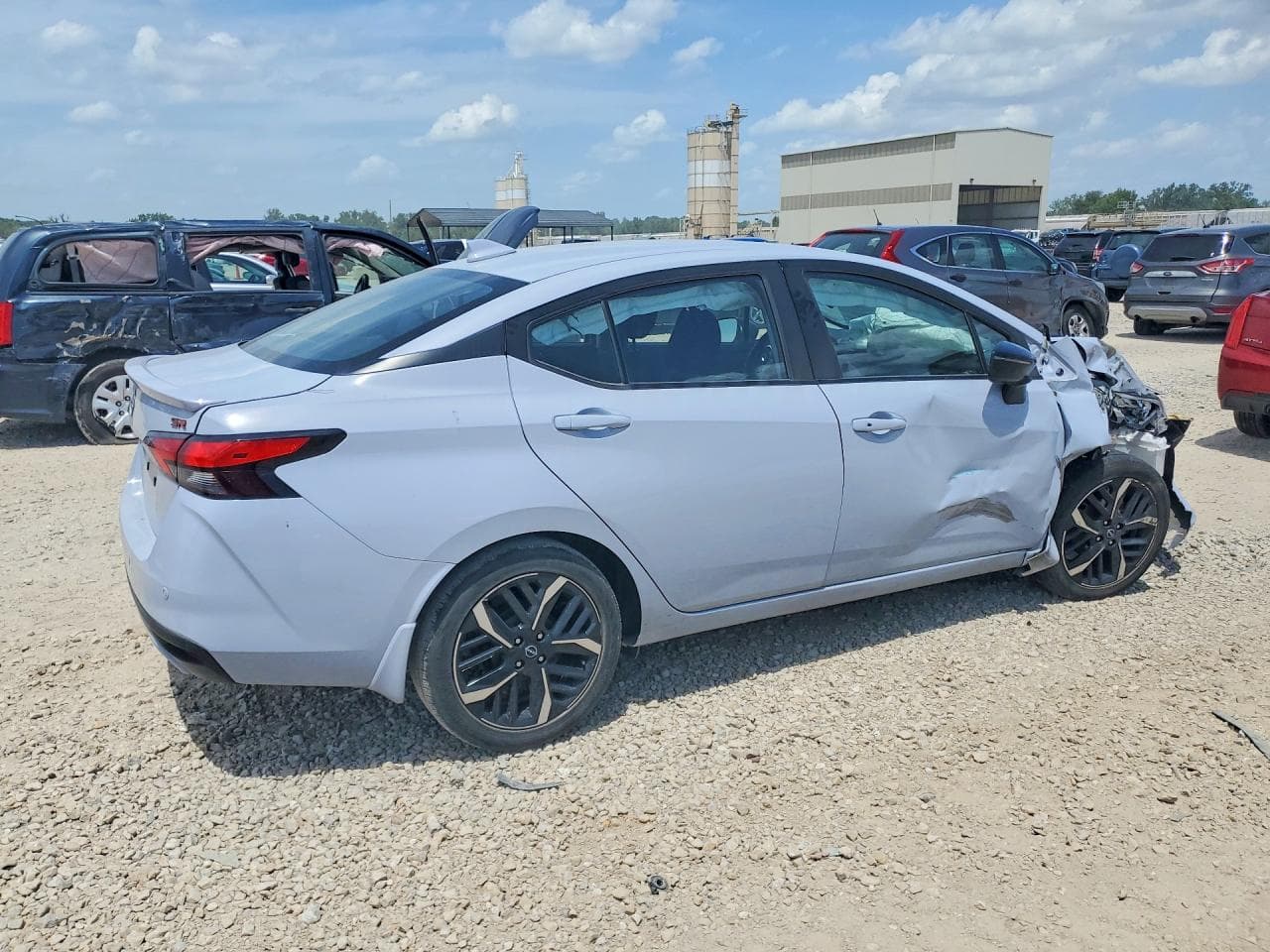 2024 Nissan Versa Sr - foto 3