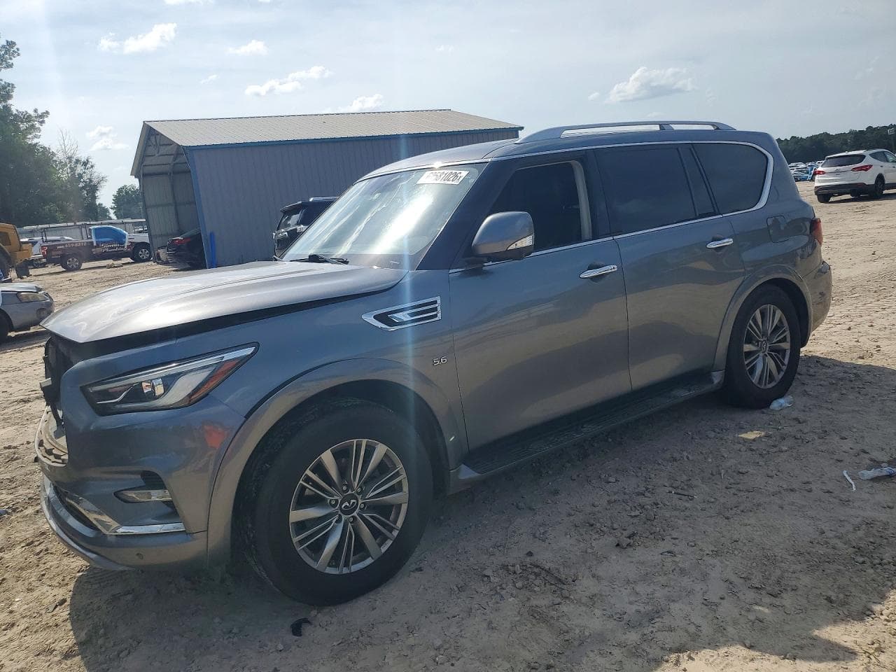 Infiniti QX80 2018 z USA