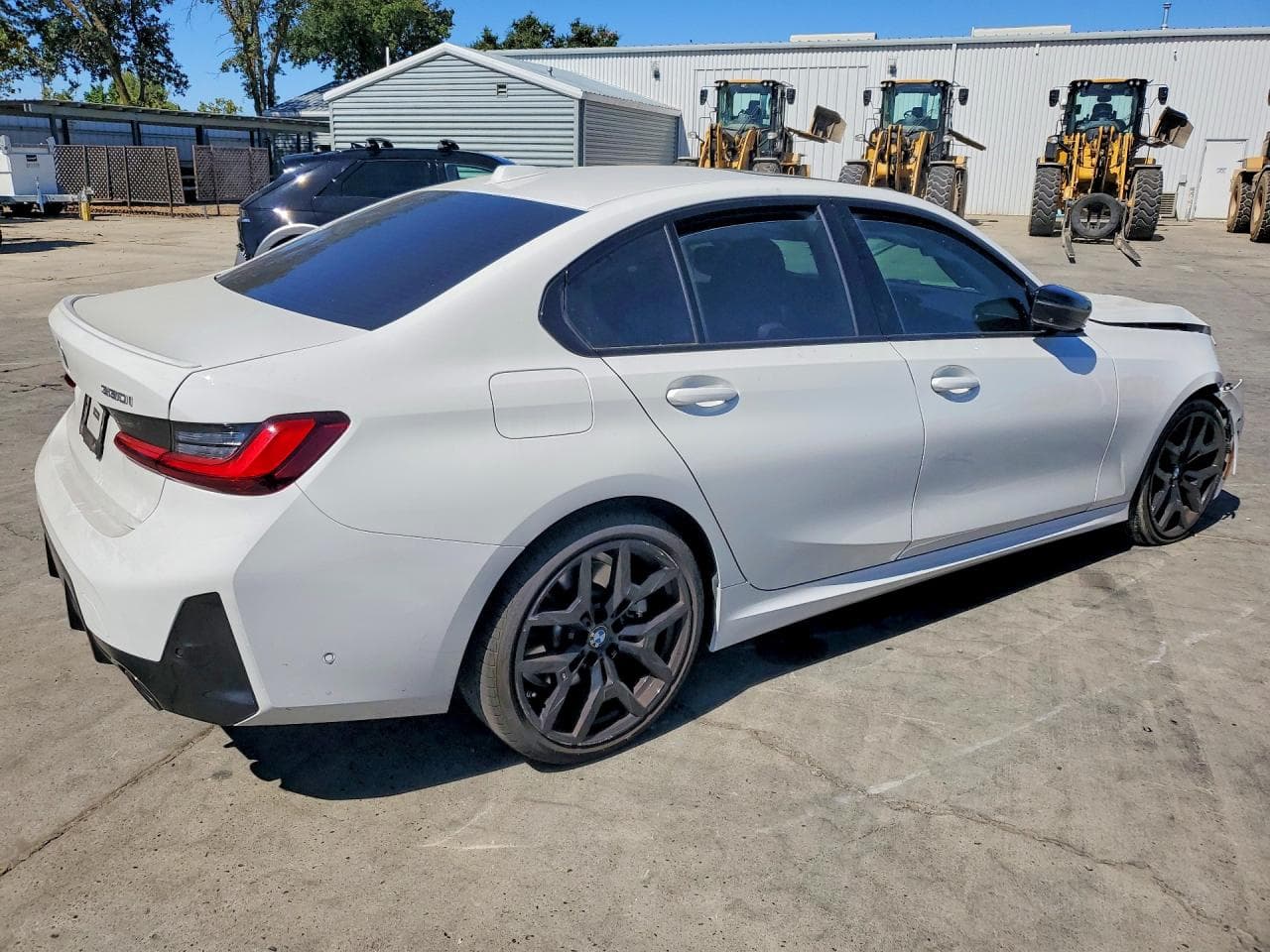 2025 BMW 330I - foto 3