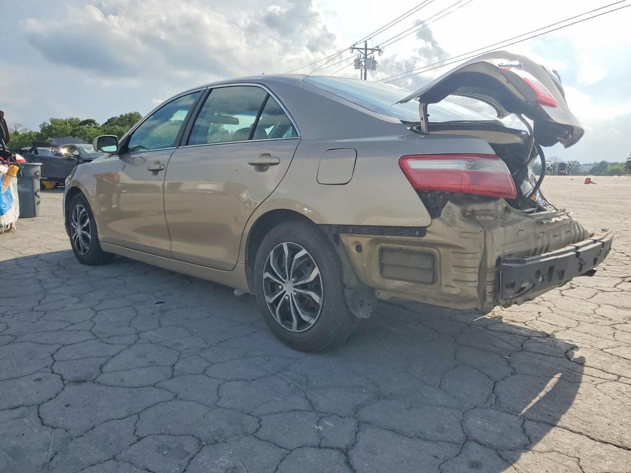 2009 Toyota Camry Le - foto 2