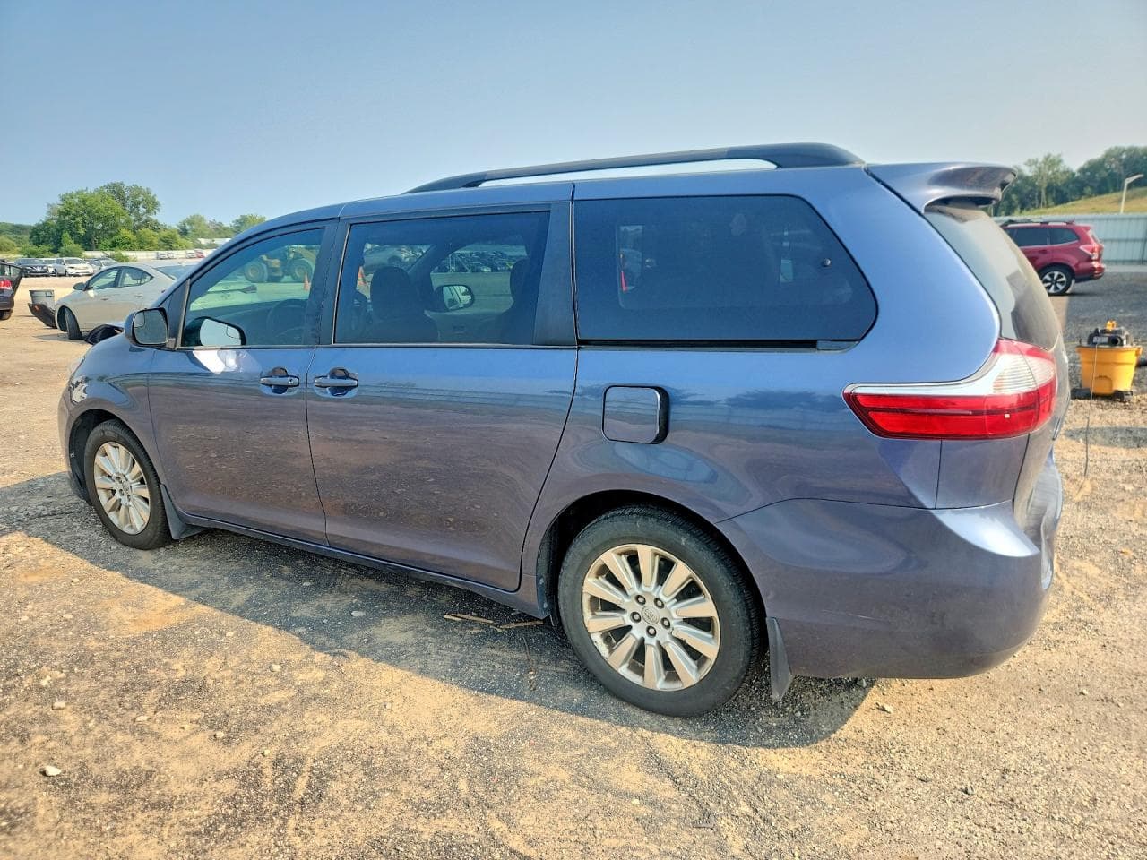 2015 Toyota Sienna Le - foto 2