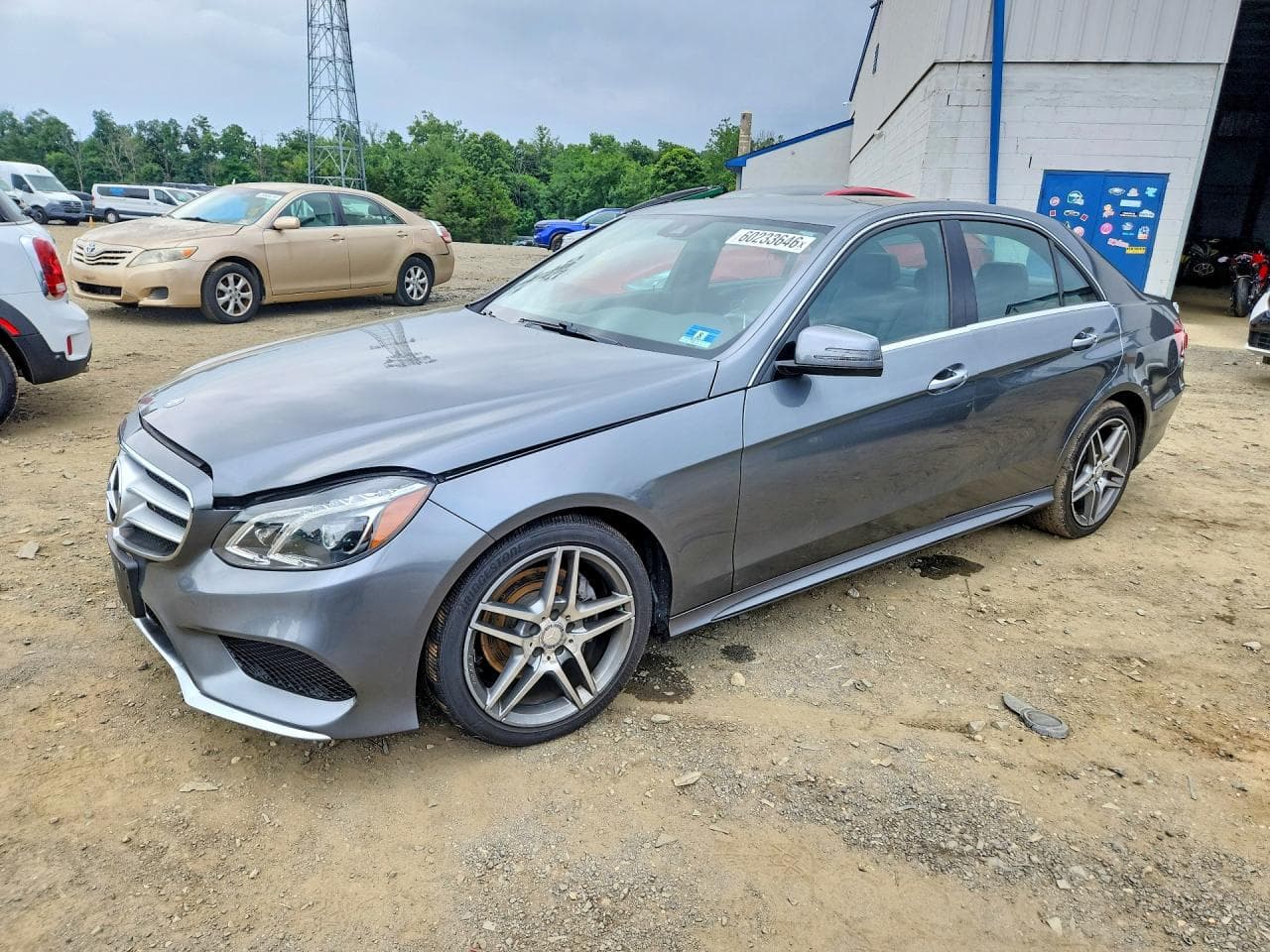 Mercedes-Benz E-klasse 2016 z USA