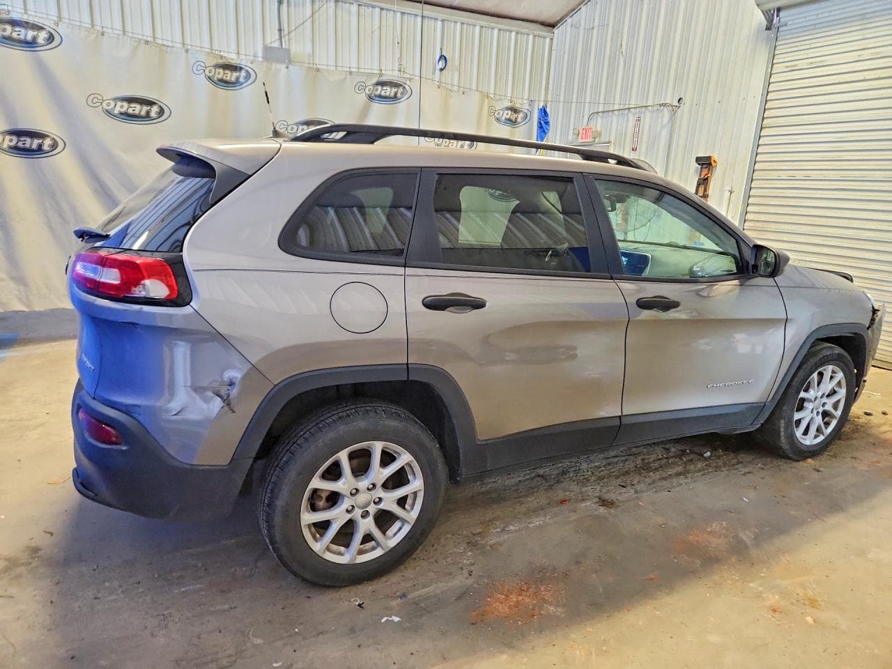 2016 Jeep Cherokee Sport - foto 3
