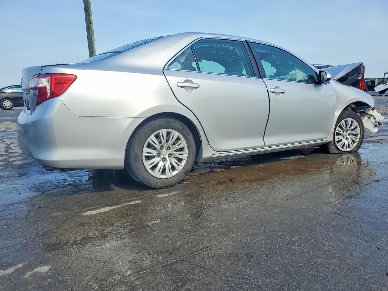 2025 Toyota Camry Le - foto 3