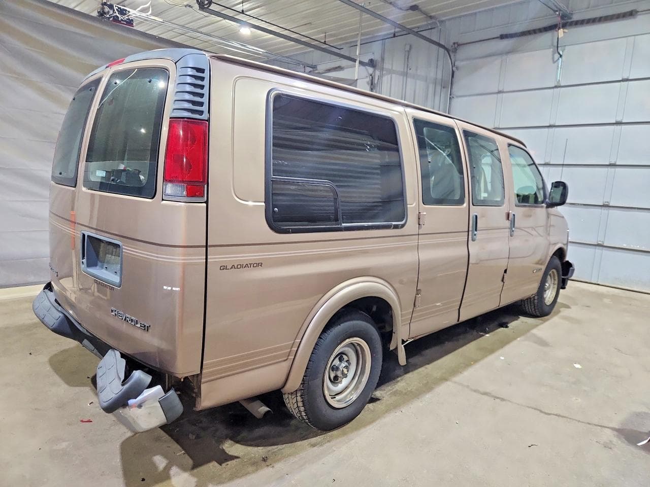 2001 Chevrolet Express G1500 - foto 3