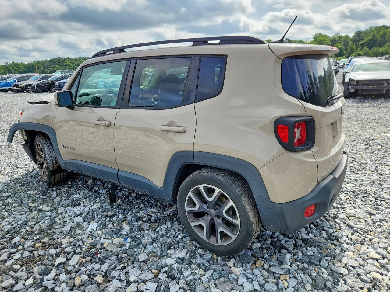 2015 Jeep Renegade Latitude - foto 2