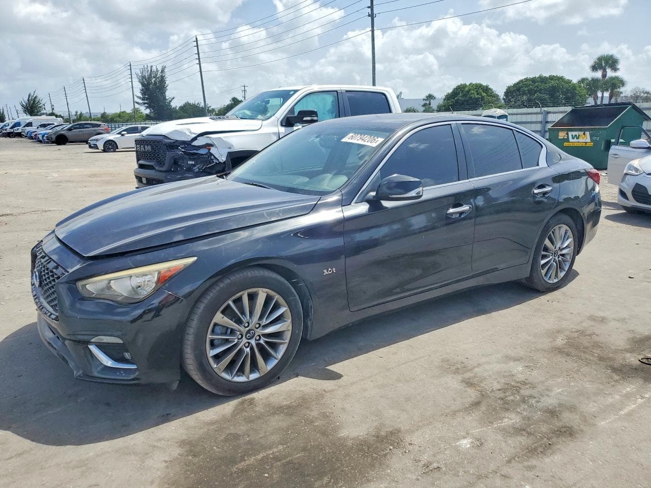 Infiniti Q50 2016 z USA