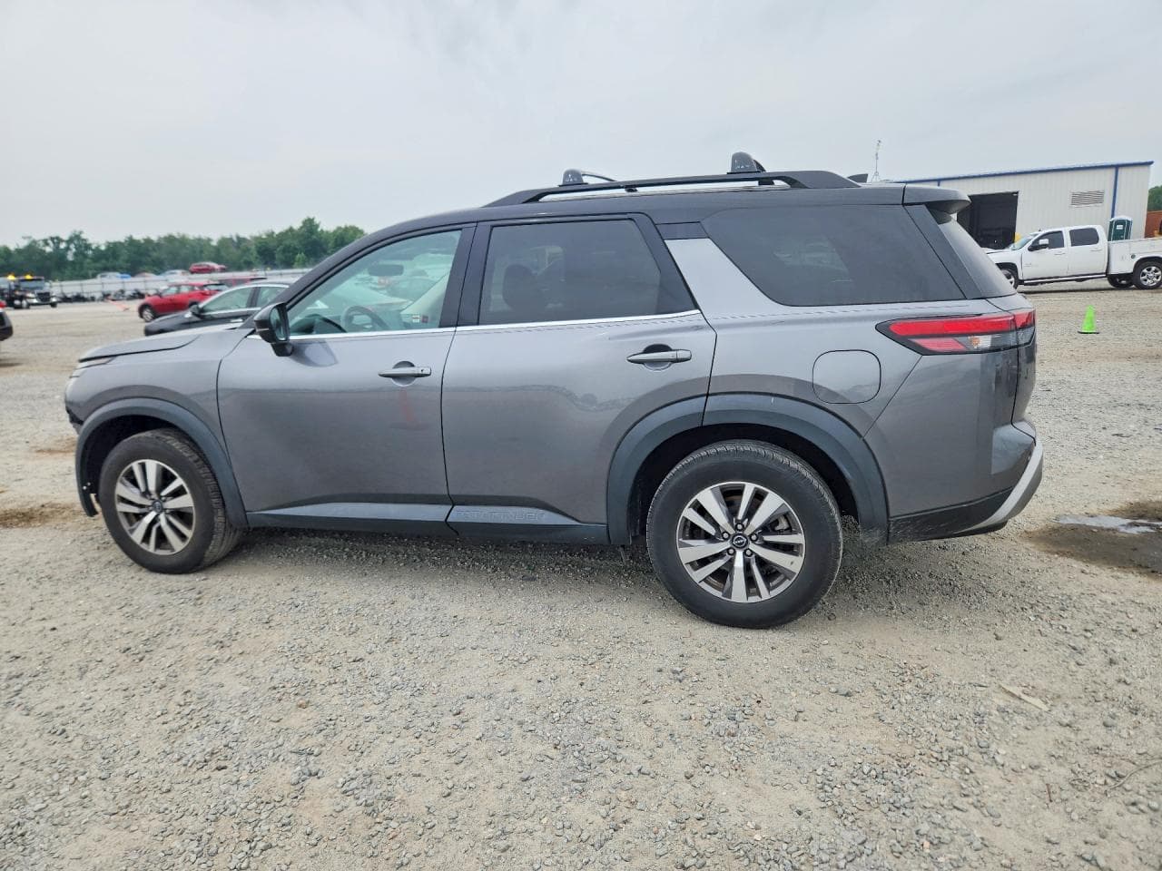 2023 Nissan Pathfinder Sl - foto 2