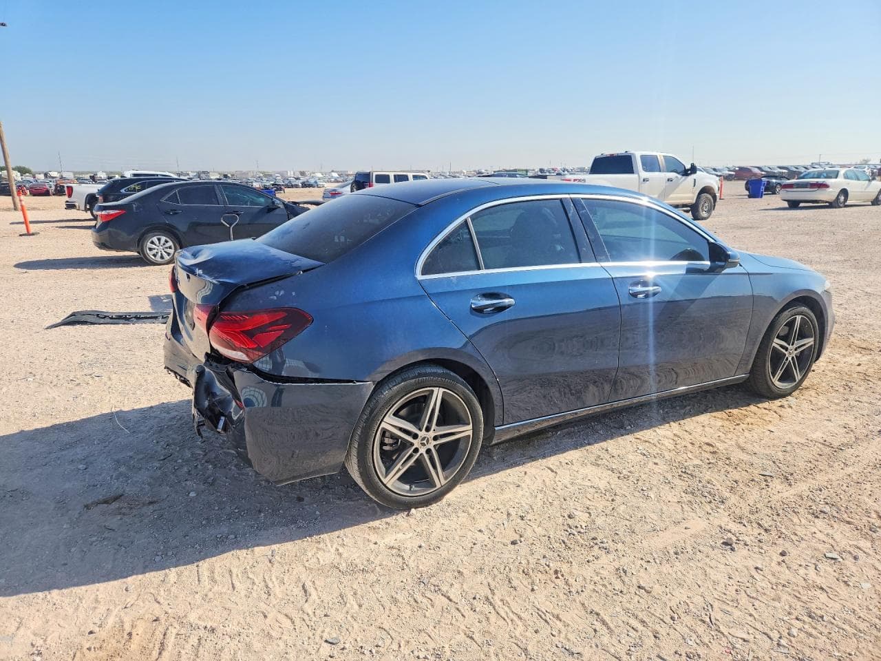 2022 Mercedes-Benz A 220 - foto 3