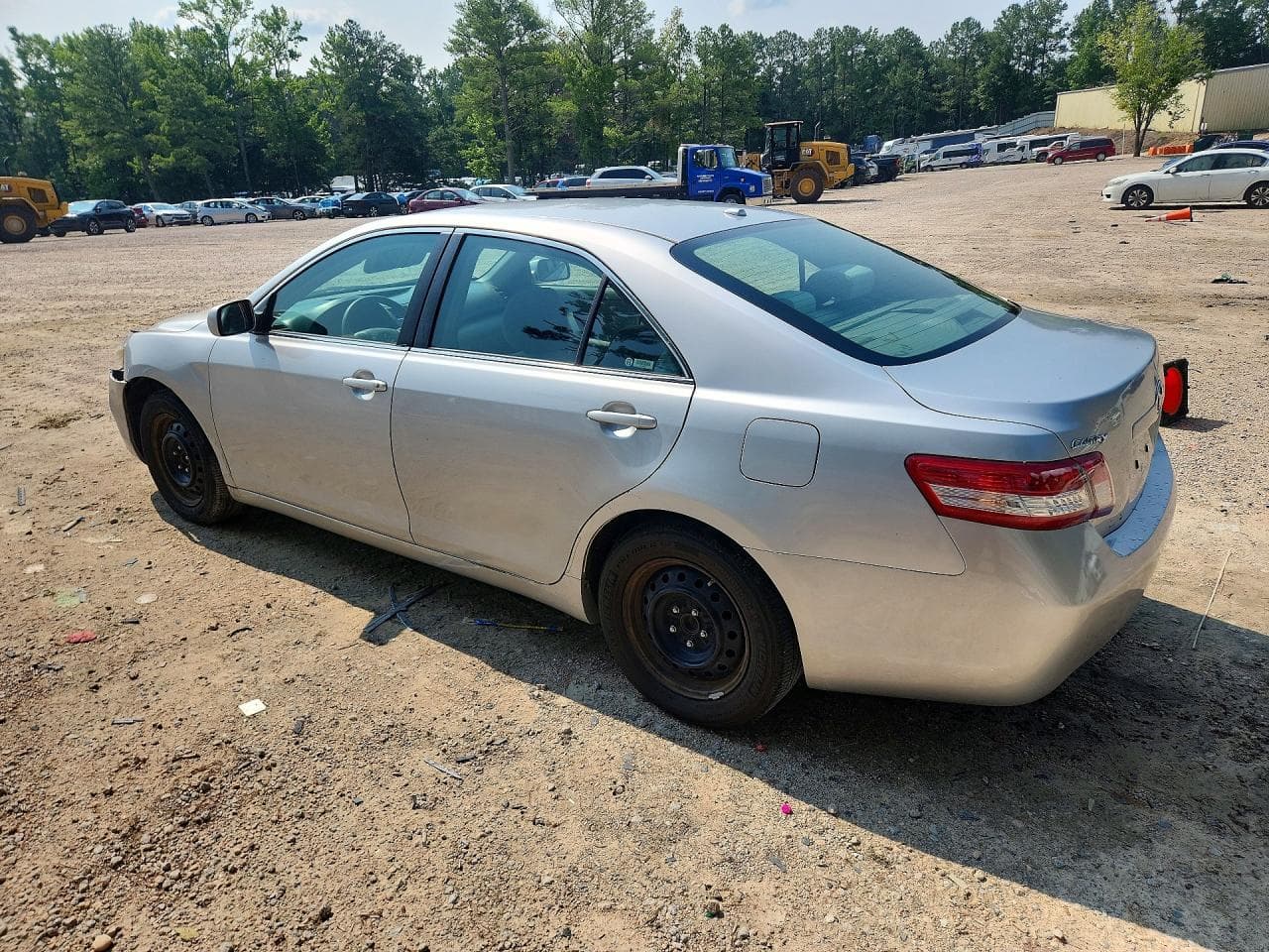 2011 Toyota Camry Le - foto 2