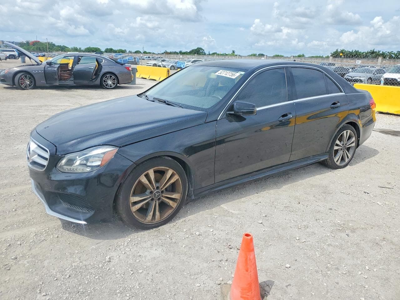 Mercedes-Benz E-klasse 2015 z USA