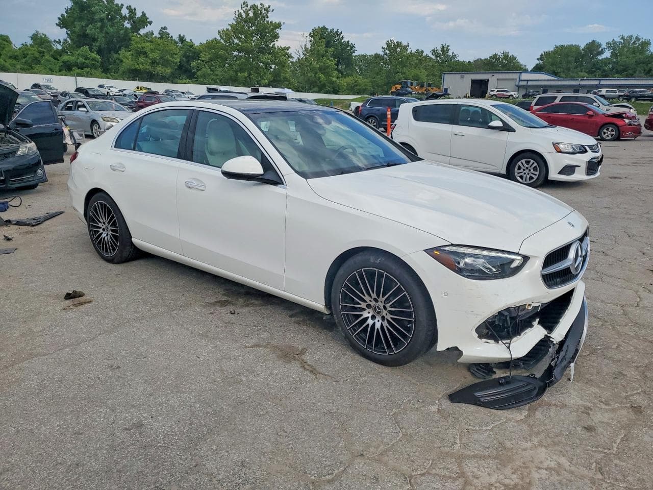 2025 Mercedes-Benz C 300 4Matic - foto 4