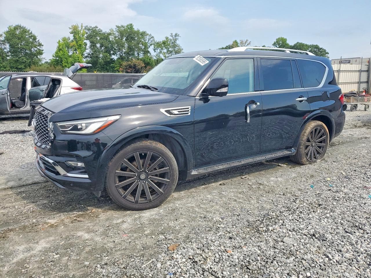 Infiniti QX80 2021 z USA