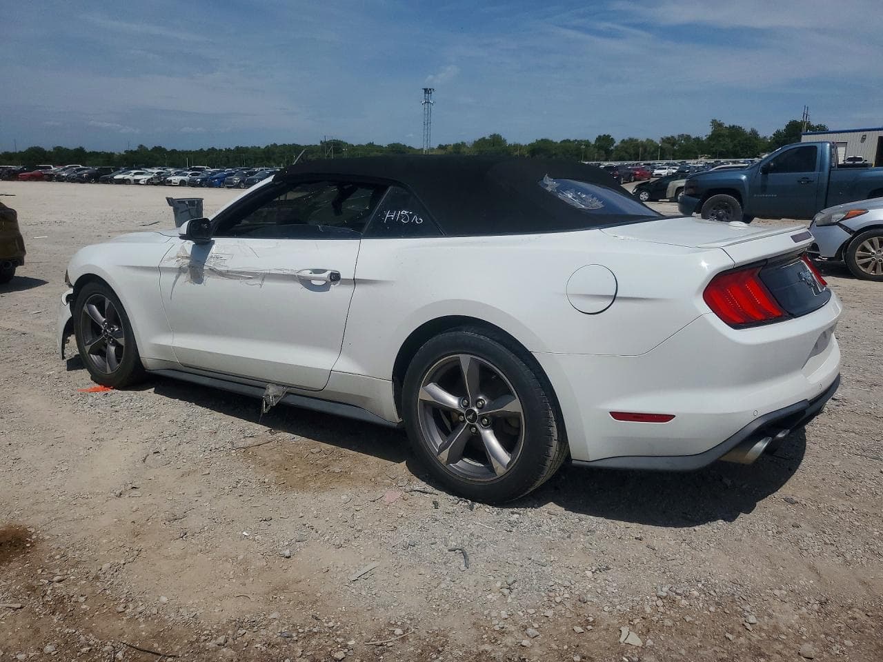 2020 Ford Mustang - foto 2