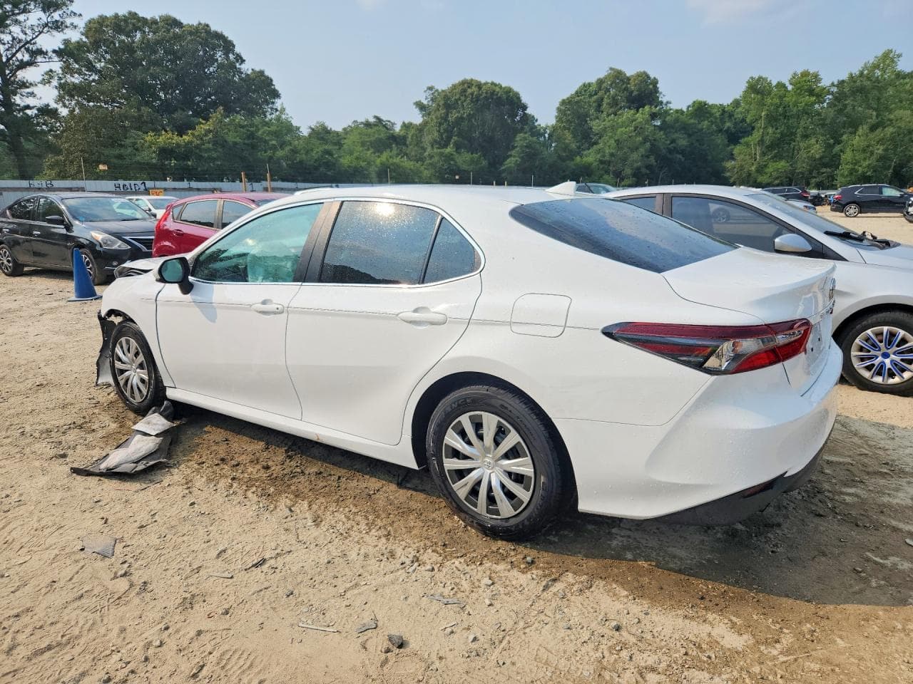 2022 Toyota Camry Le - foto 2