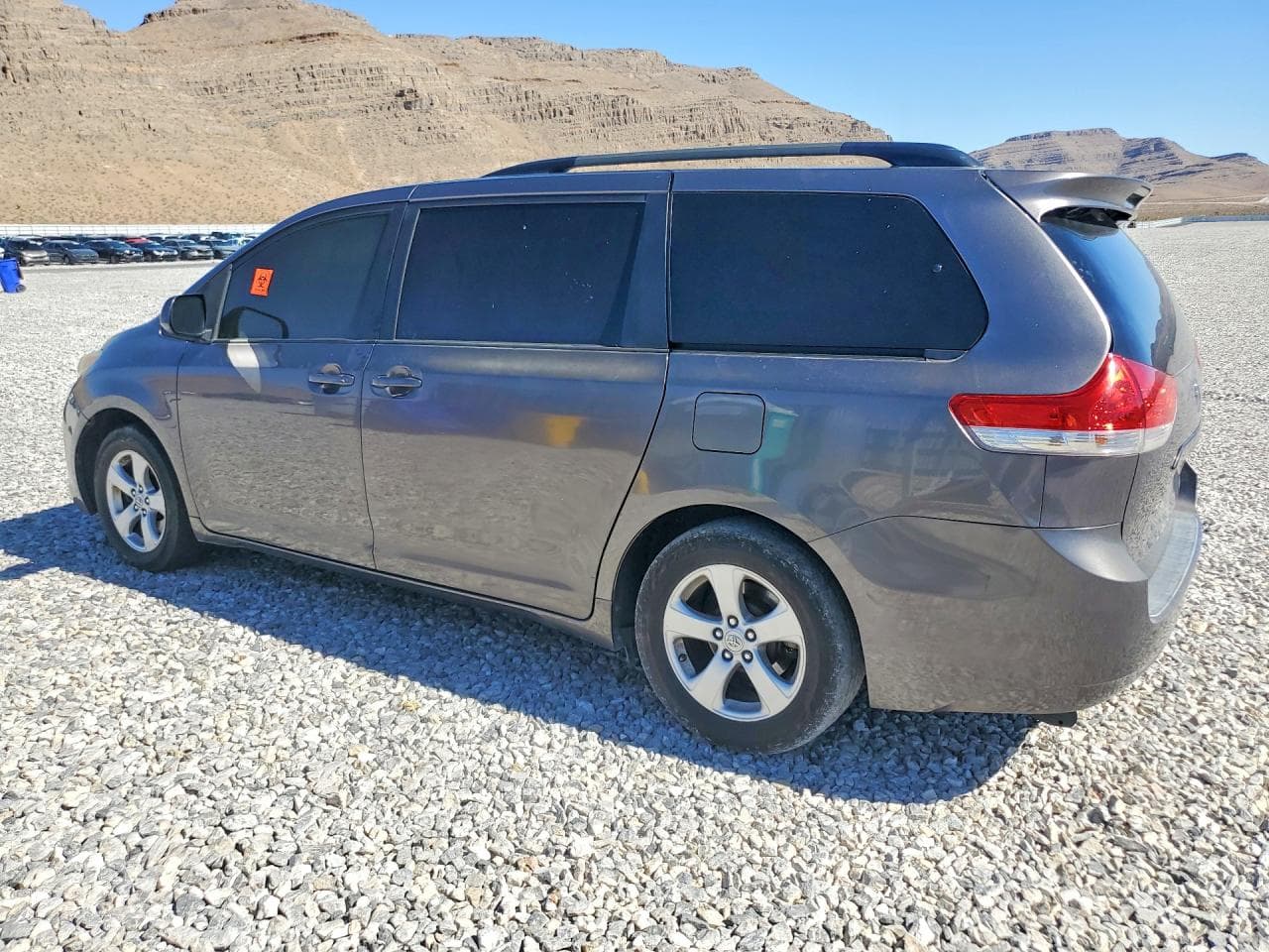 2011 Toyota Sienna Le - foto 2