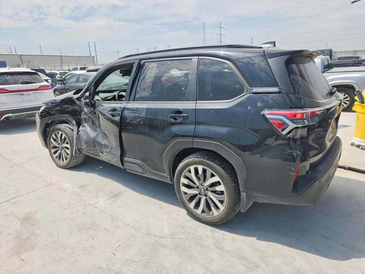 2025 Subaru Forester Touring - foto 2