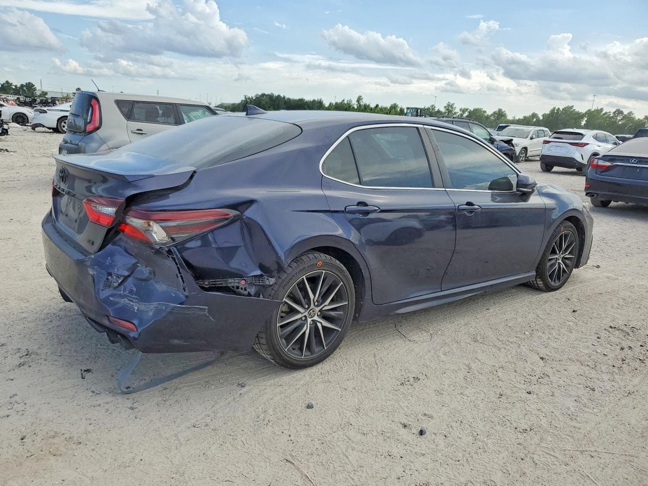 2022 Toyota Camry Se - foto 3