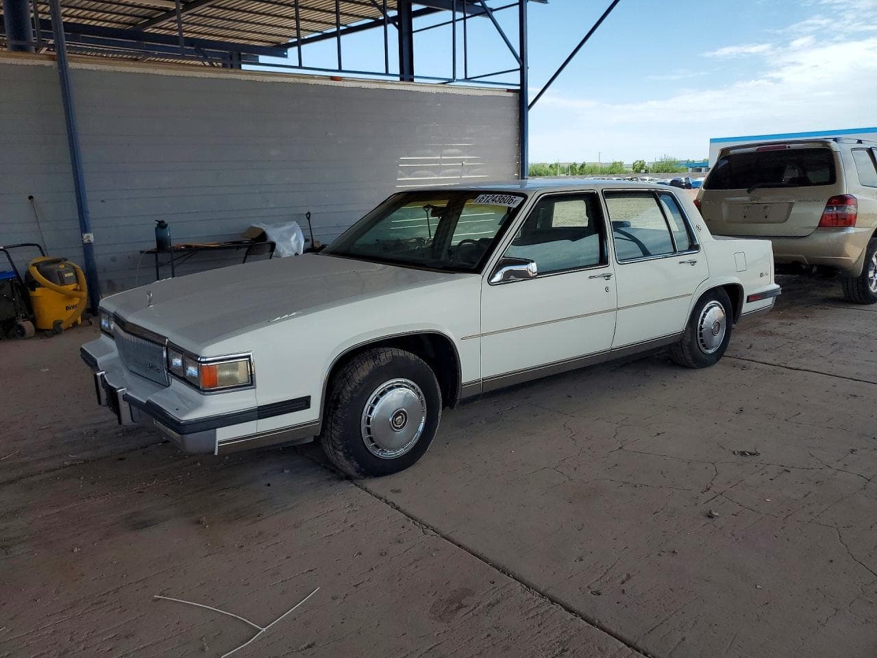 Cadillac De Ville 1985 z USA