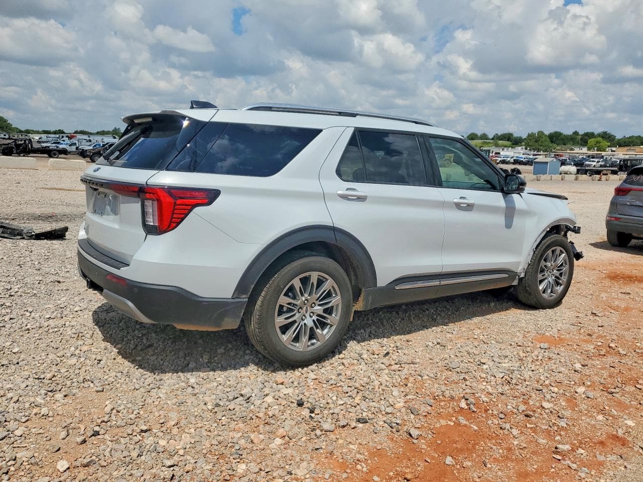2025 Ford Explorer Platinum - foto 3