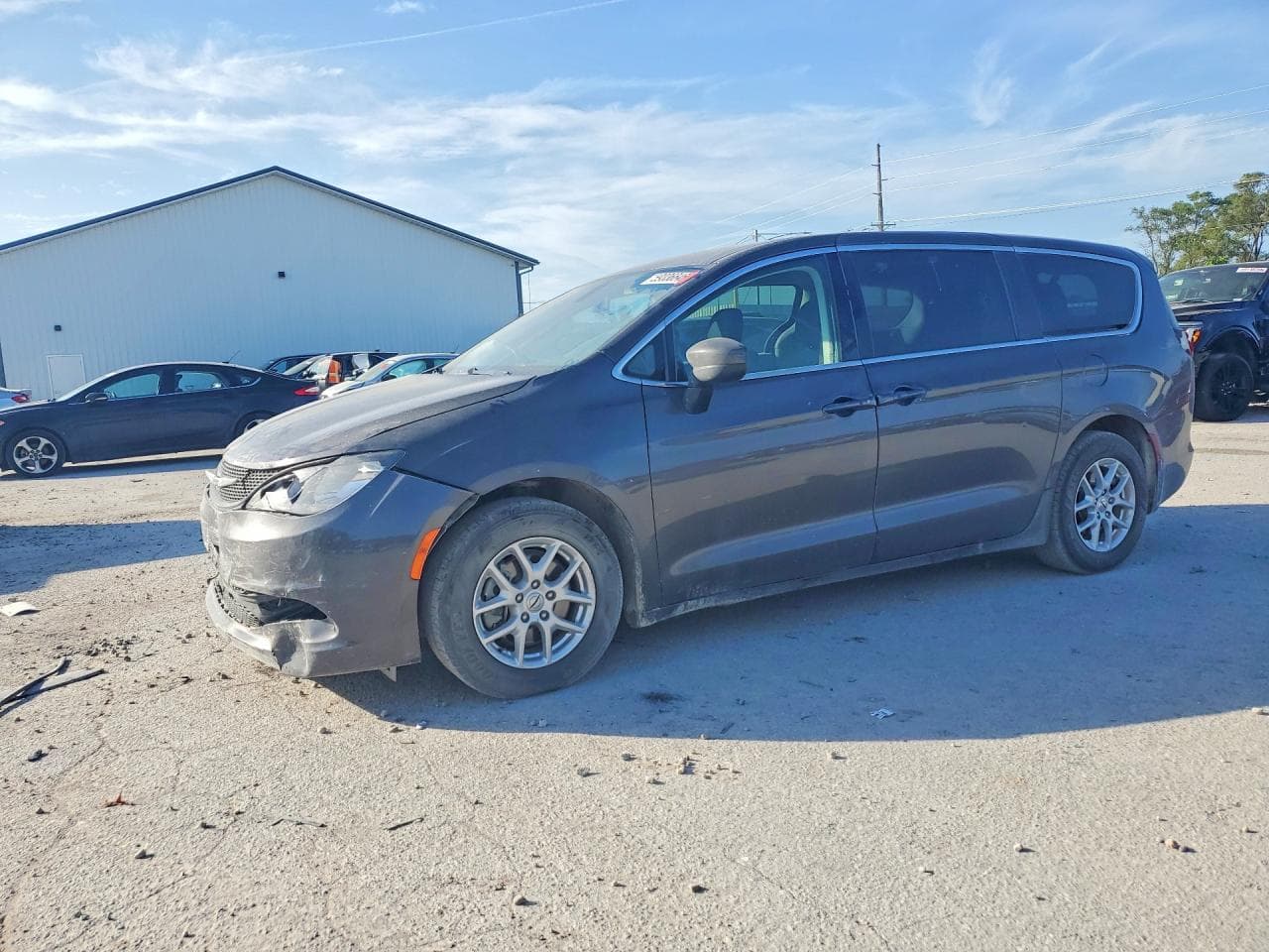 2022 Chrysler Voyager Lx