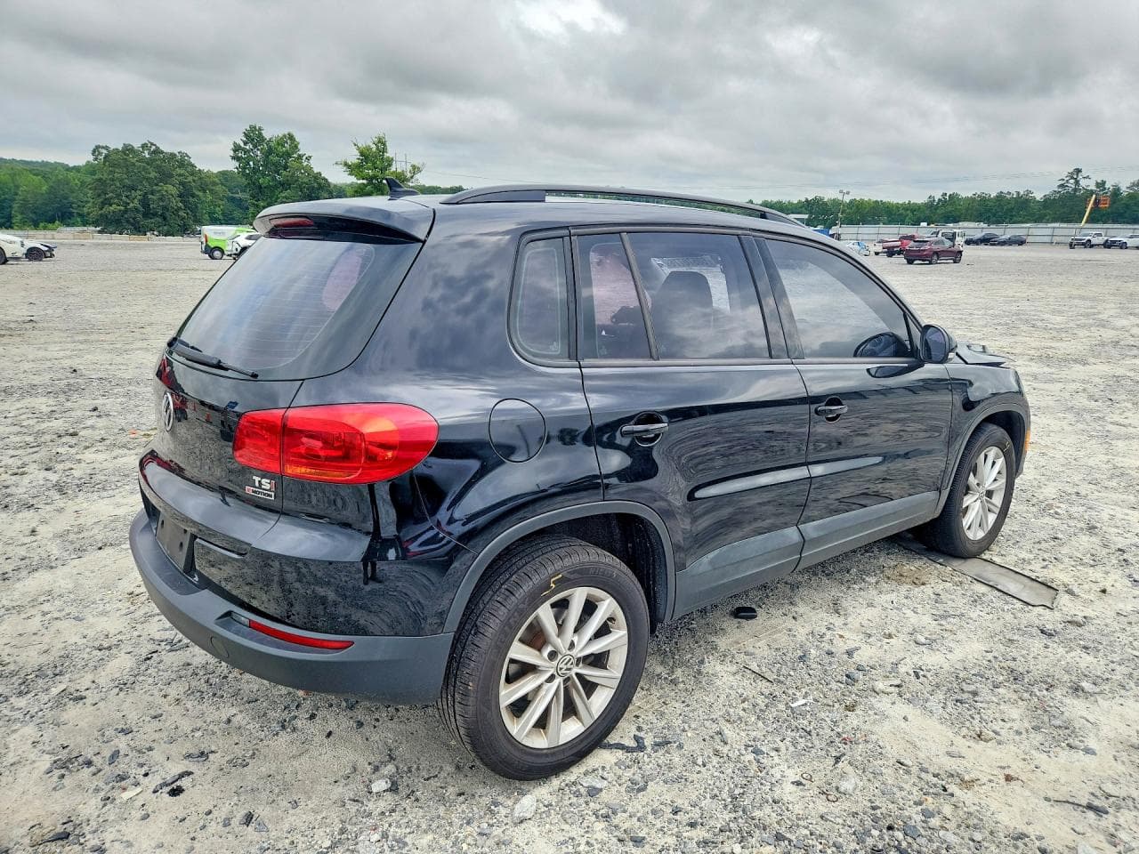 2017 Volkswagen Tiguan S - foto 3