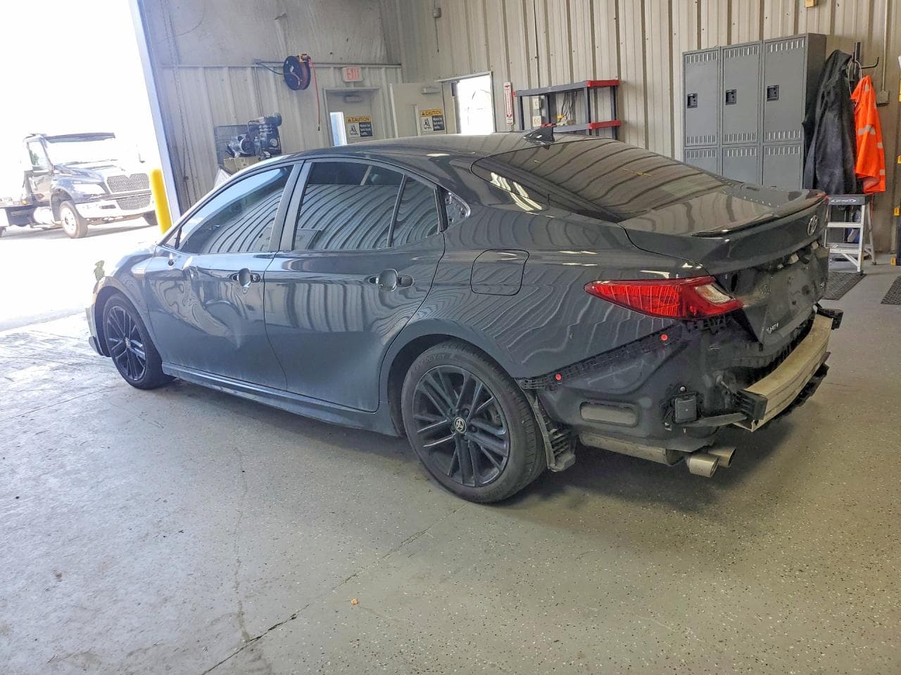 2025 Toyota Camry Se - foto 2
