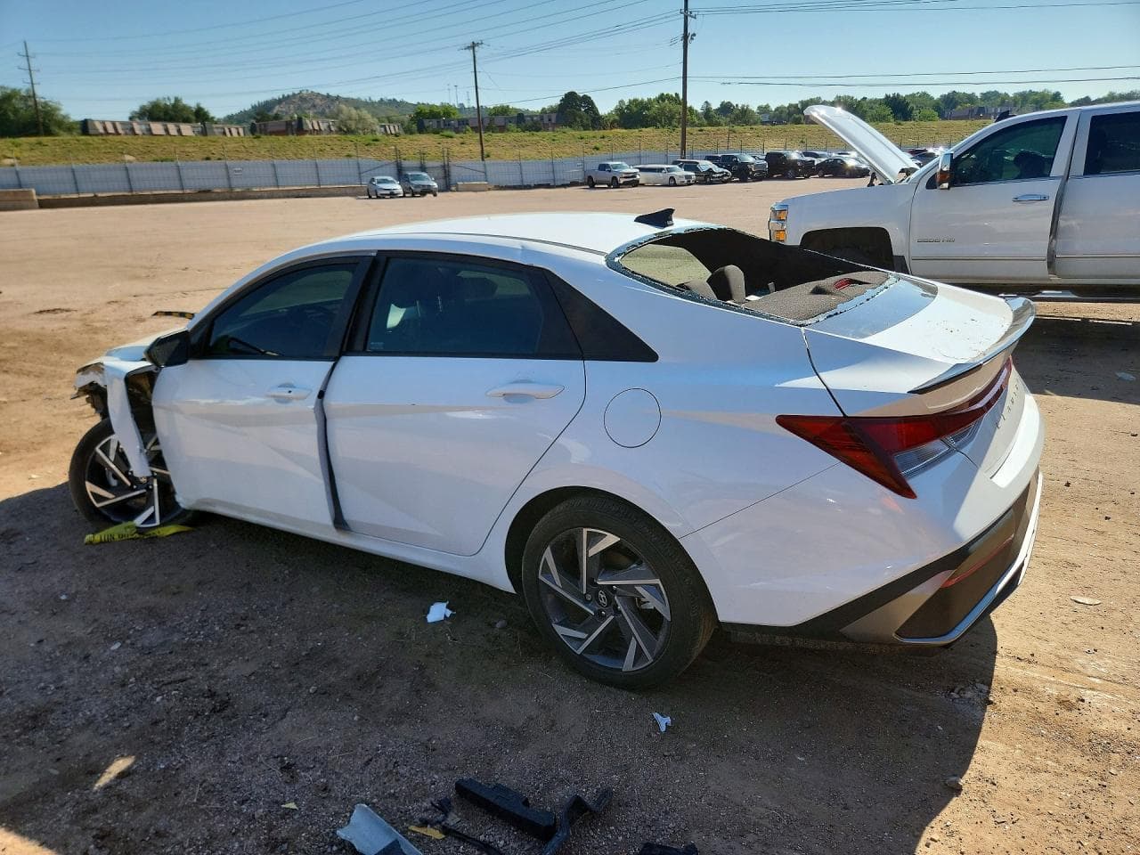 2025 Hyundai Elantra Sel Sport - foto 2