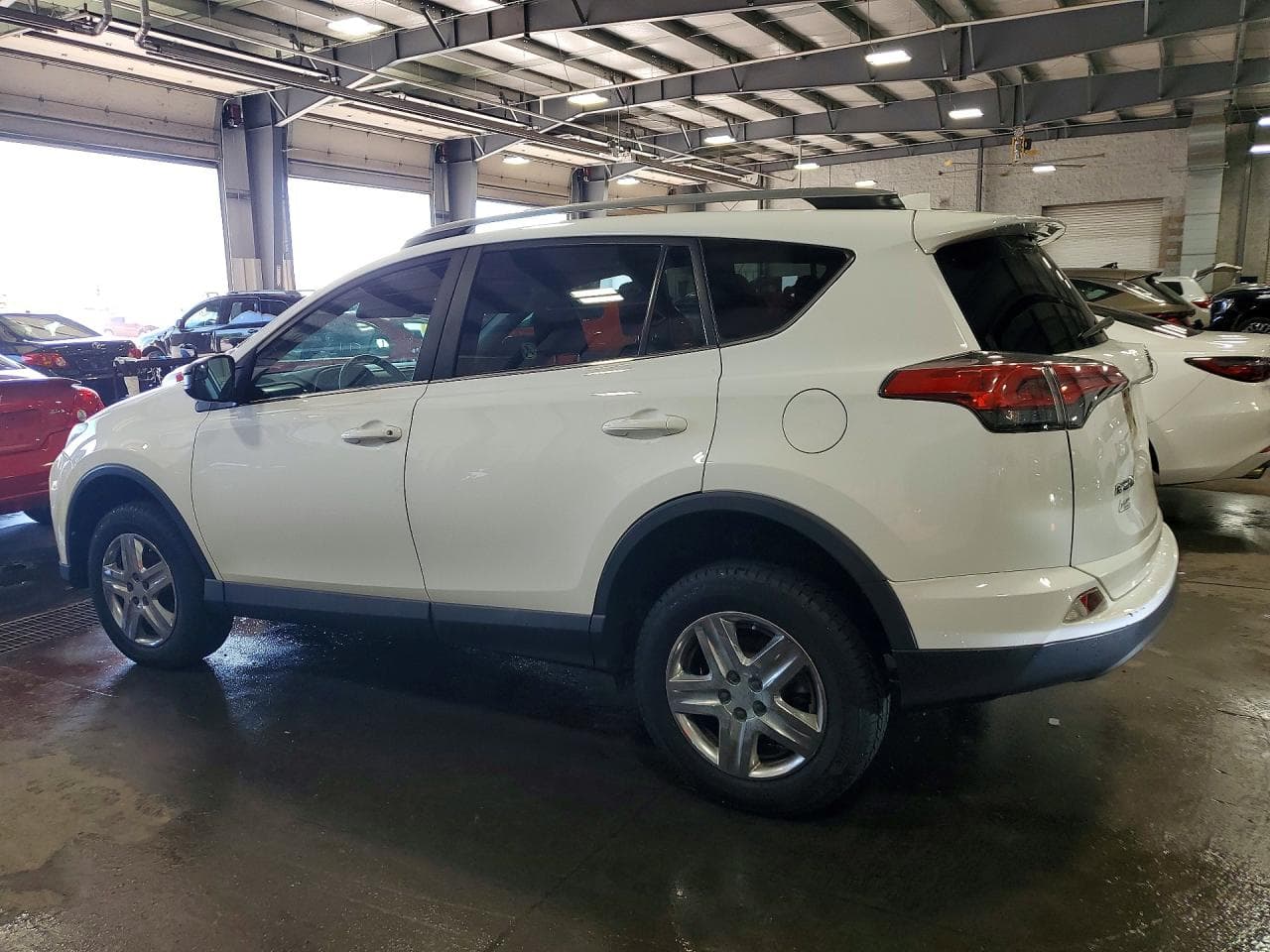 2018 Toyota Rav4 Le - foto 2