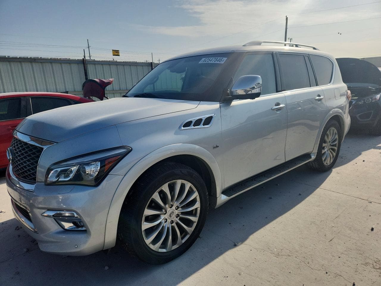 Infiniti QX80 2016 z USA