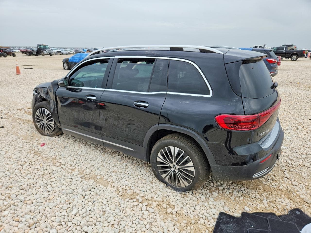 2025 Mercedes-Benz Eqb 300 4Matic - foto 2