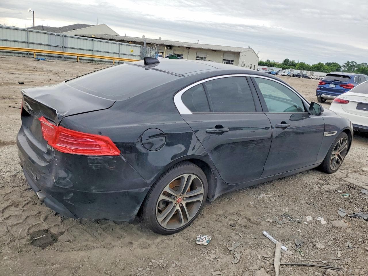 2017 Jaguar Xe Premium - foto 3