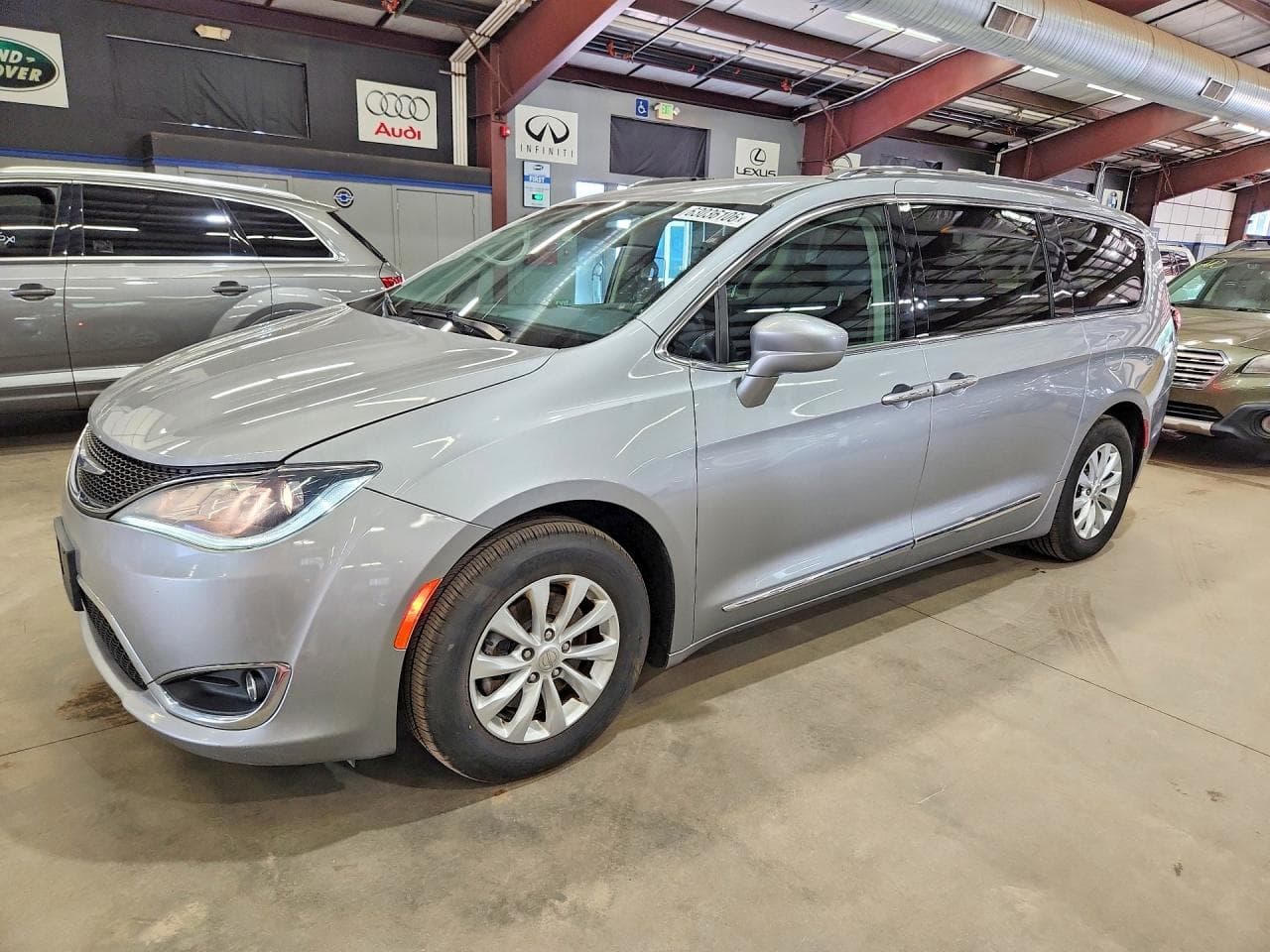 Chrysler Pacifica 2019 z USA