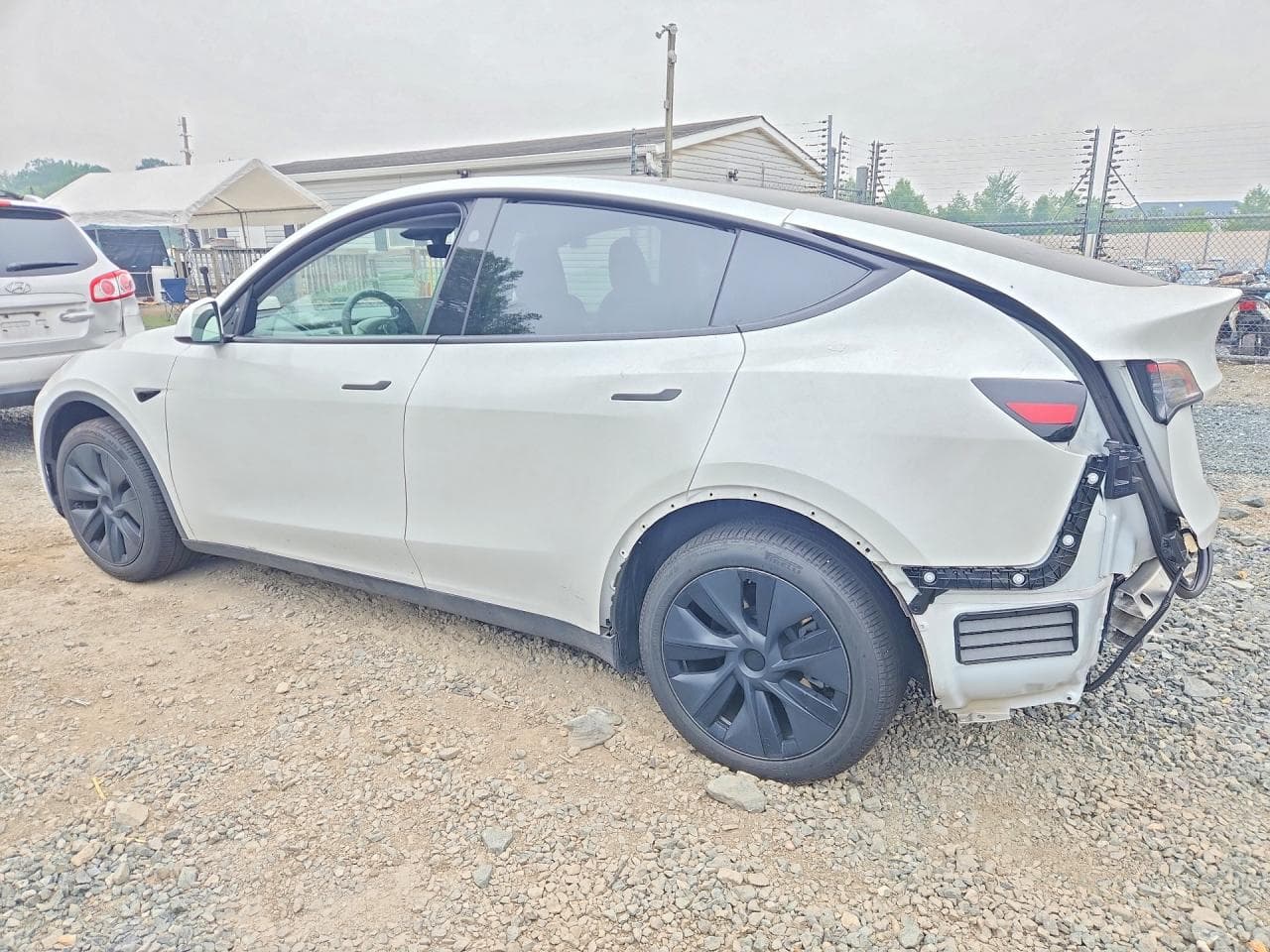 2025 Tesla Model Y - foto 2