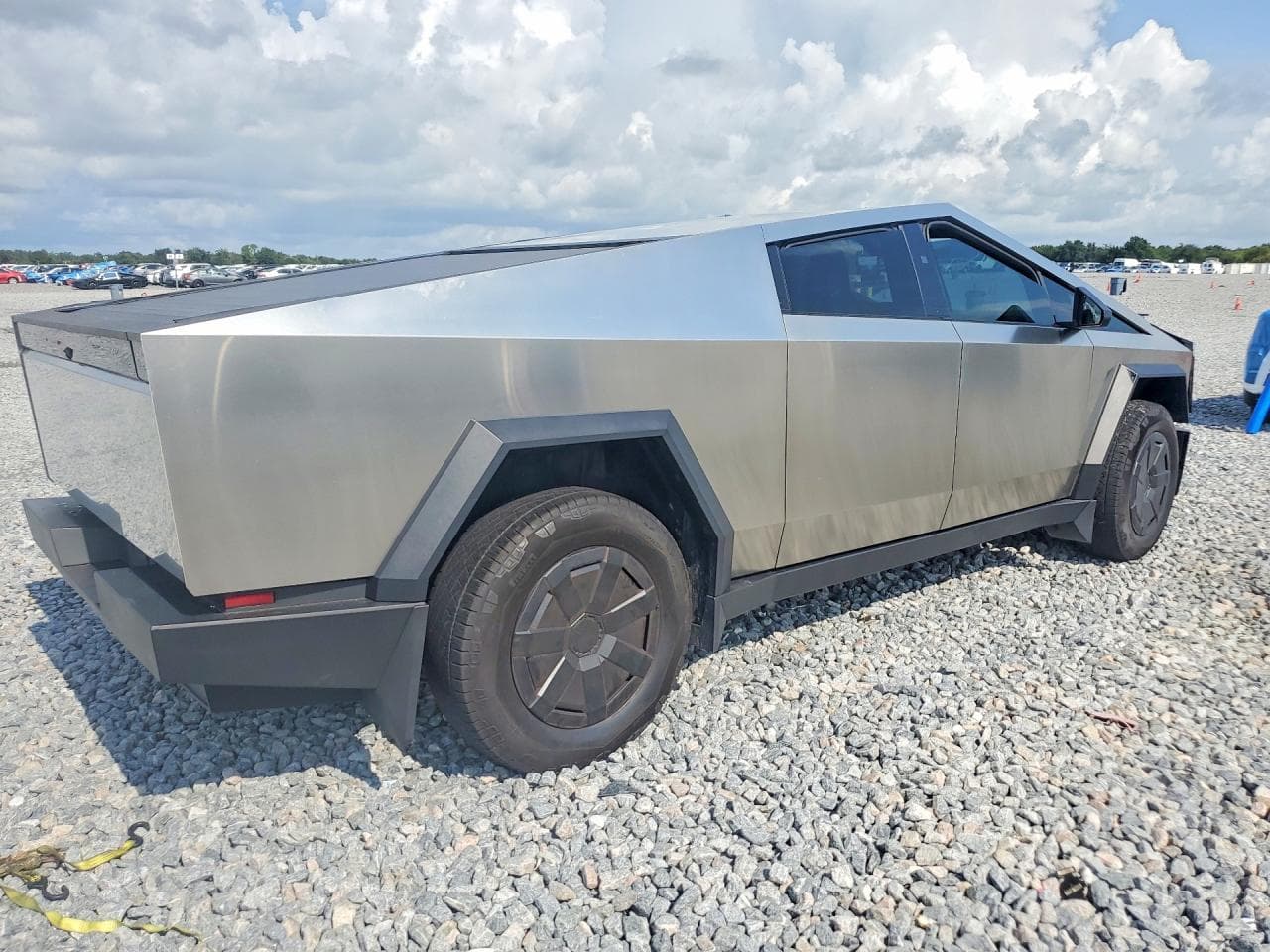 2025 Tesla Cybertruck - foto 3