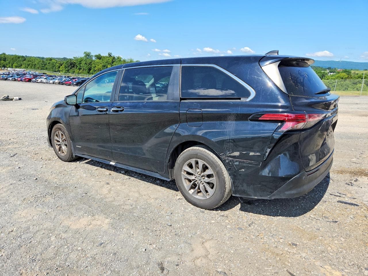 2021 Toyota Sienna Xle - foto 2