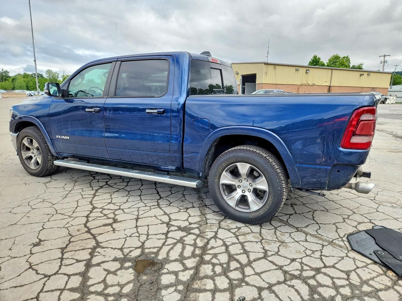 2020 Ram 1500 Laramie - foto 2